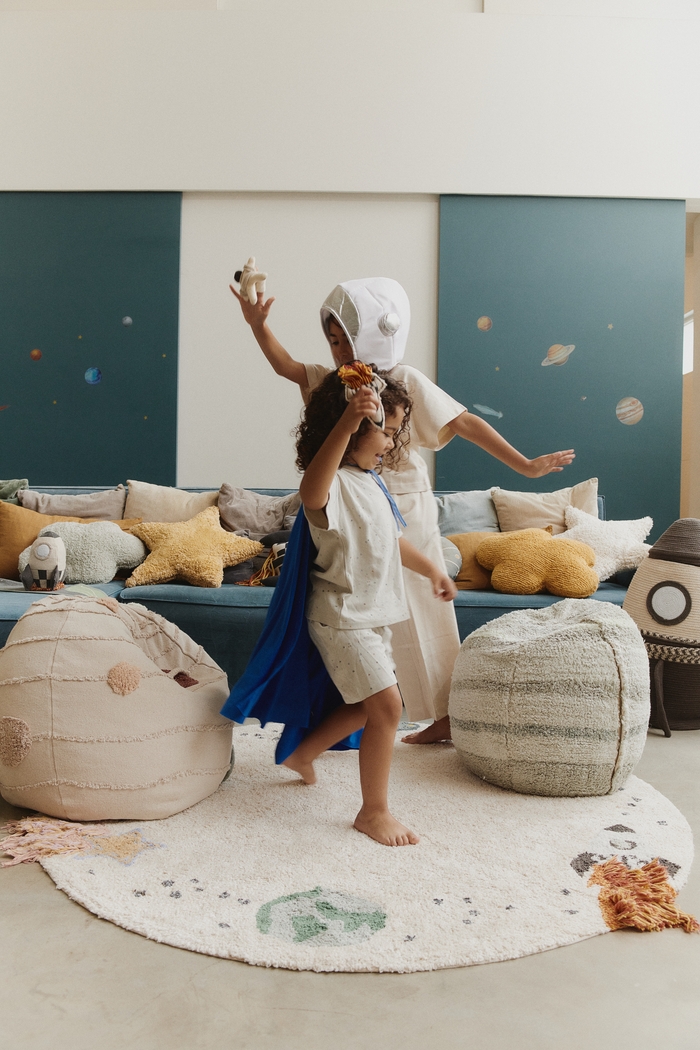 Kids Natural 4'7 Interstellar Round Rug - Thumbnail - Image 3