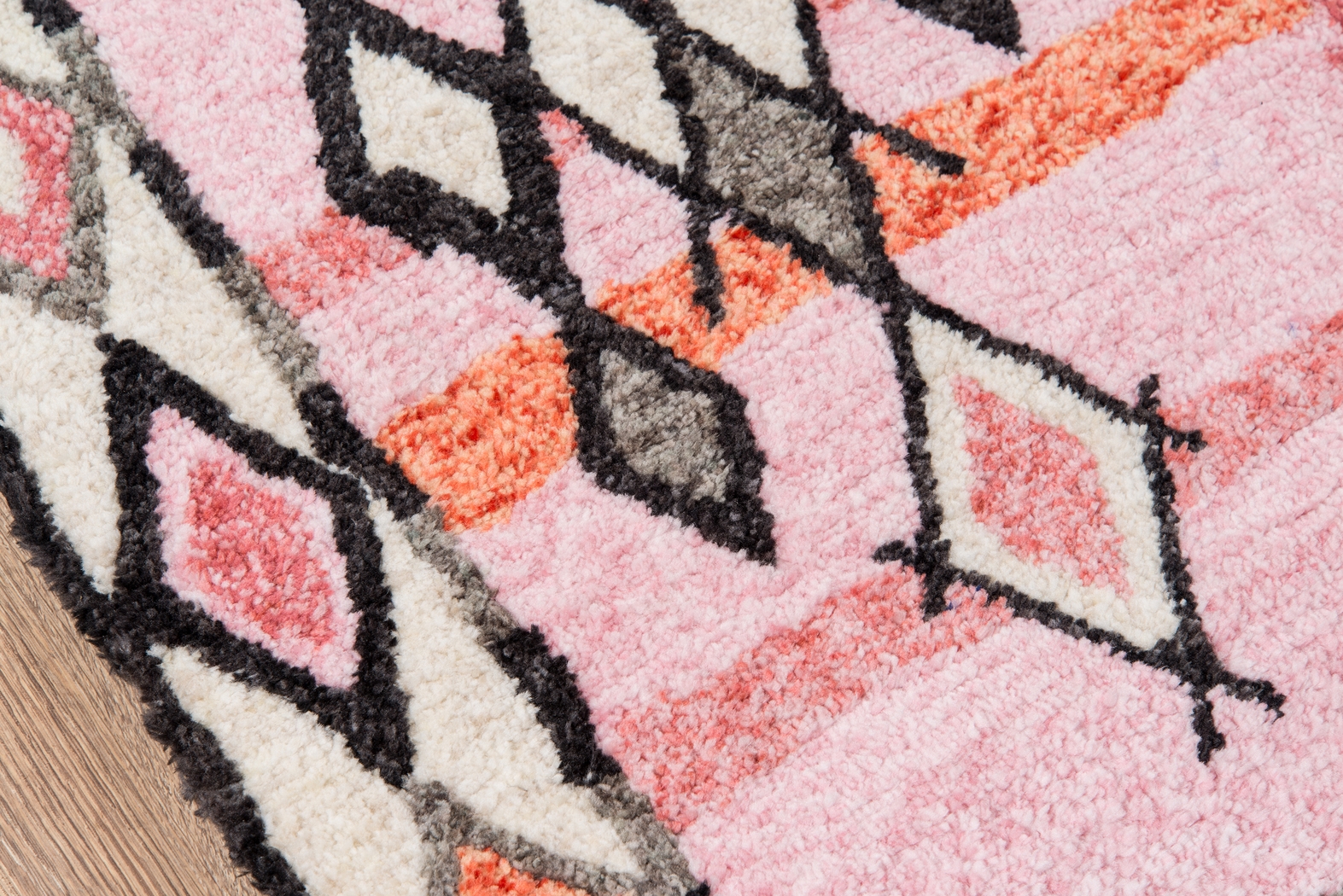 Kids Kwanza Pink 3'6 x 5'6 Rug - Thumbnail - Image 3
