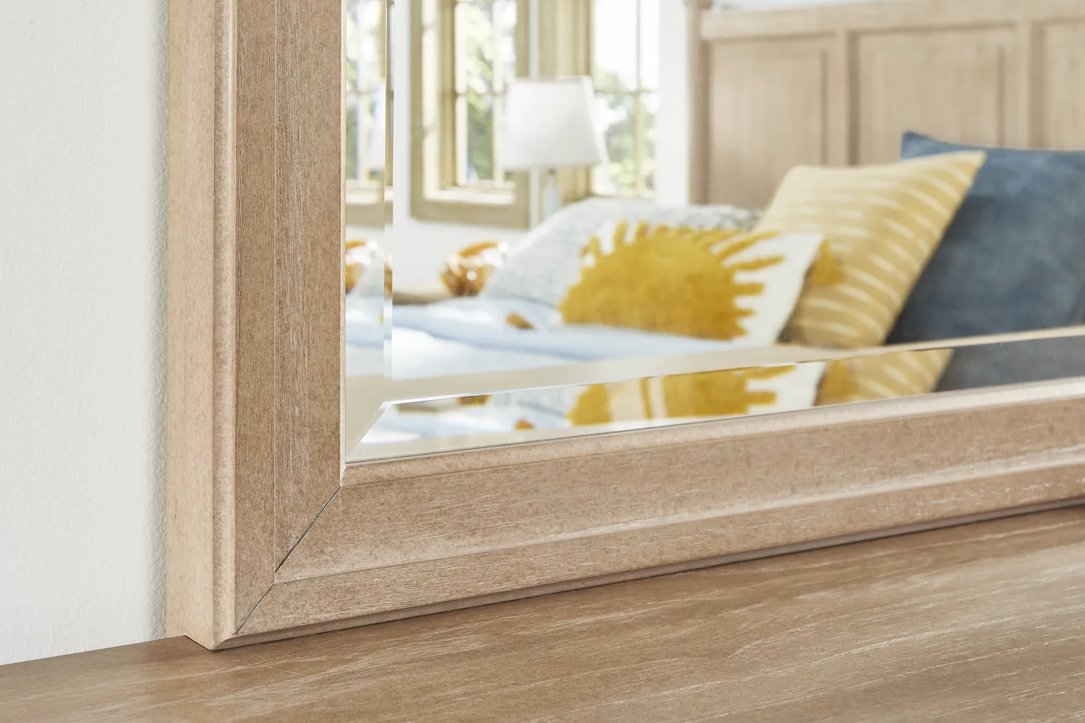 Kids Lindbrook Sand Bedroom with Alena Light Blue Ful Daybed and Twin Storage Trundle - Thumbnail - Image 9