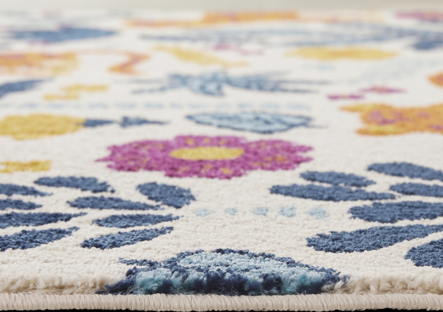 Kids Mercado White 5'3 x 7' Rug - Thumbnail - Image 5
