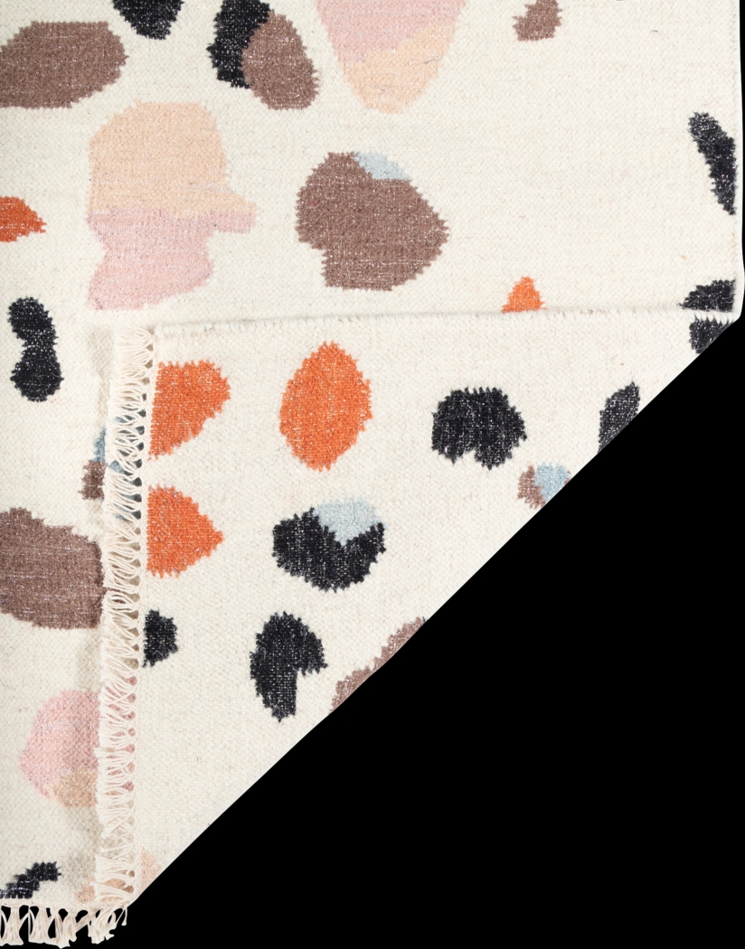 Kids Pebble Patch Ivory 3'6 x 5'6 Rug - Thumbnail - Image 5