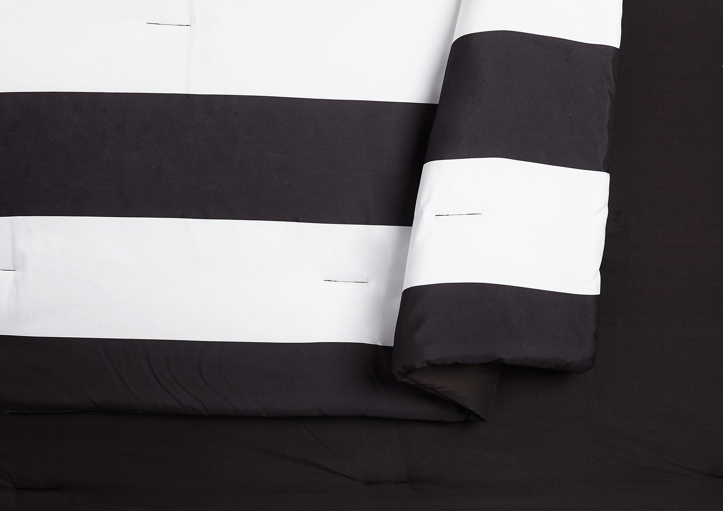 Kids Plovar Black Twin Quilt - Thumbnail - Image 4