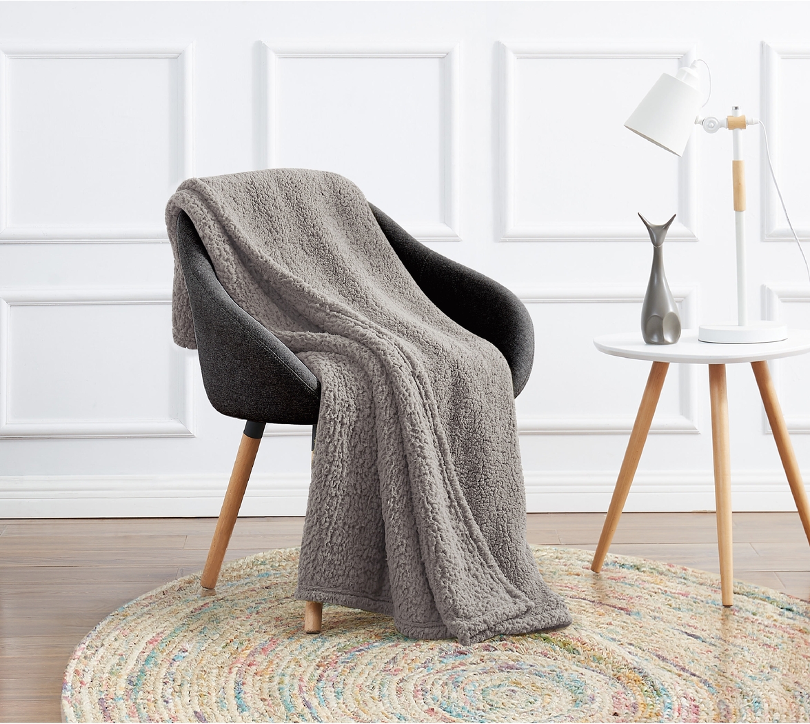 Kids Plush Cloud Gray Full/Queen Blanket - Thumbnail - Image 3