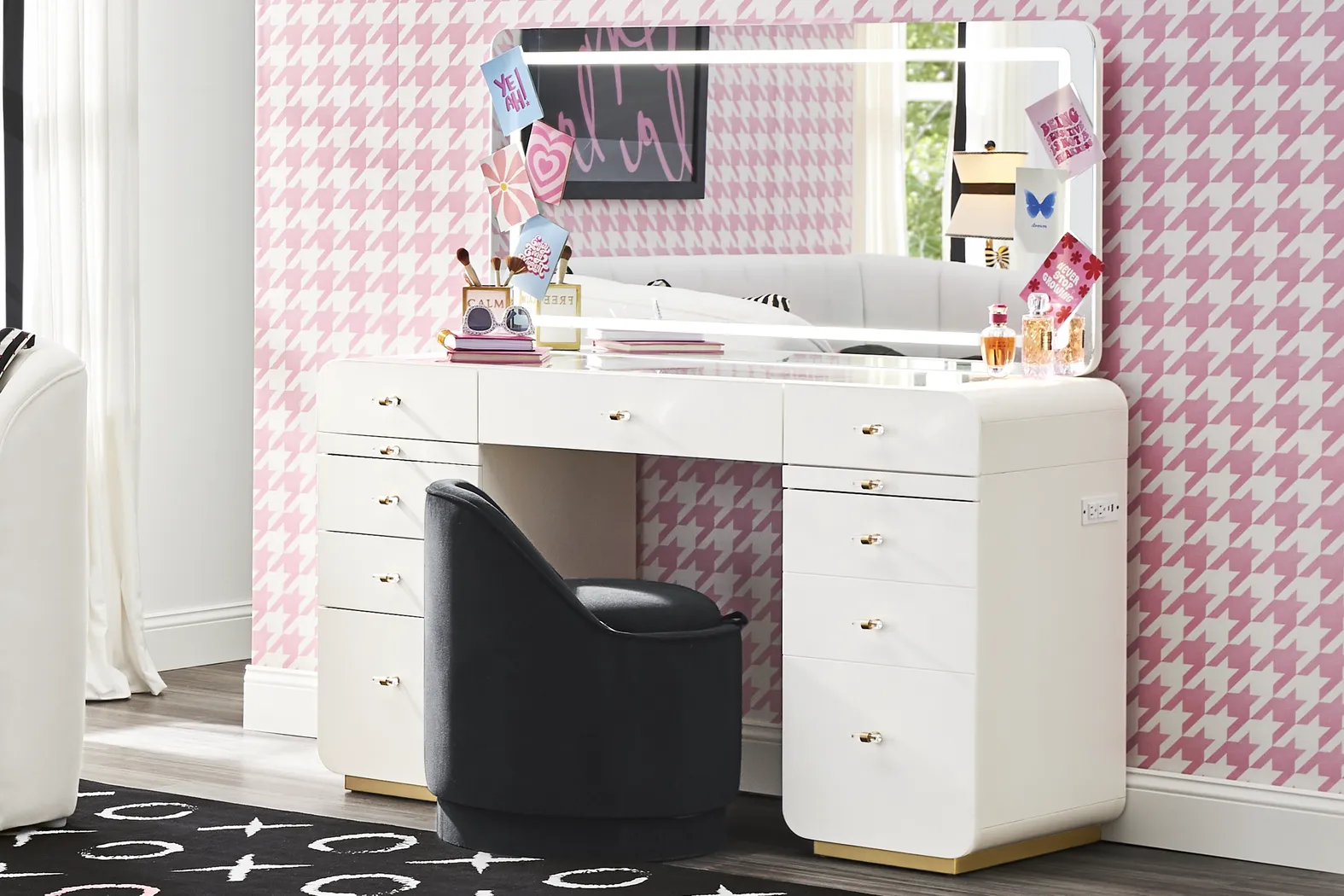 Kids Radiance White Bedroom with Gwyneth White Twin Daybed - Thumbnail - Image 7