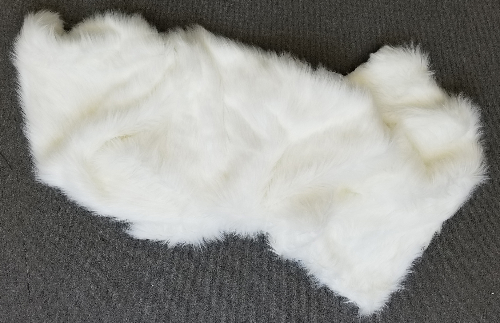 Kids Sadie White 2'7" x 3'11" Rug - Thumbnail - Image 3