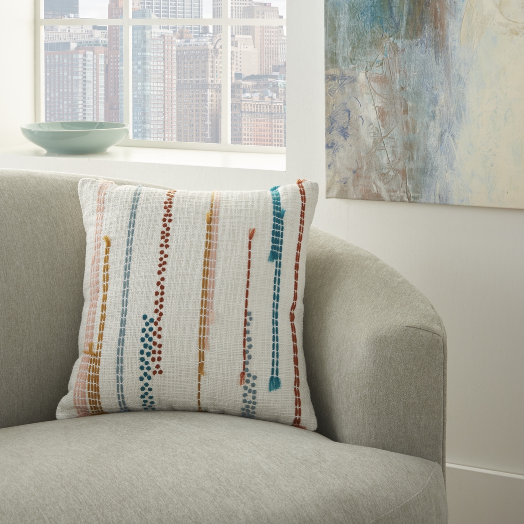 Kids Wildhoney II Ivory Throw Pillow - Thumbnail - Image 4