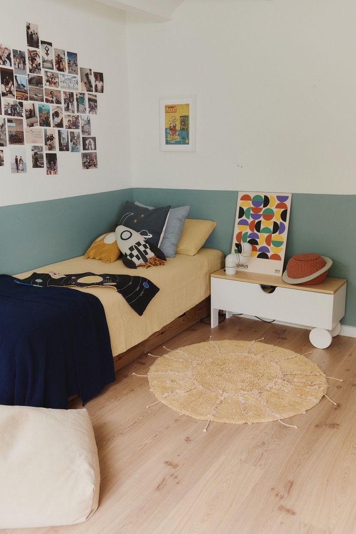 Kids Yellow 3'3 Solar Round Rug - Thumbnail - Image 2