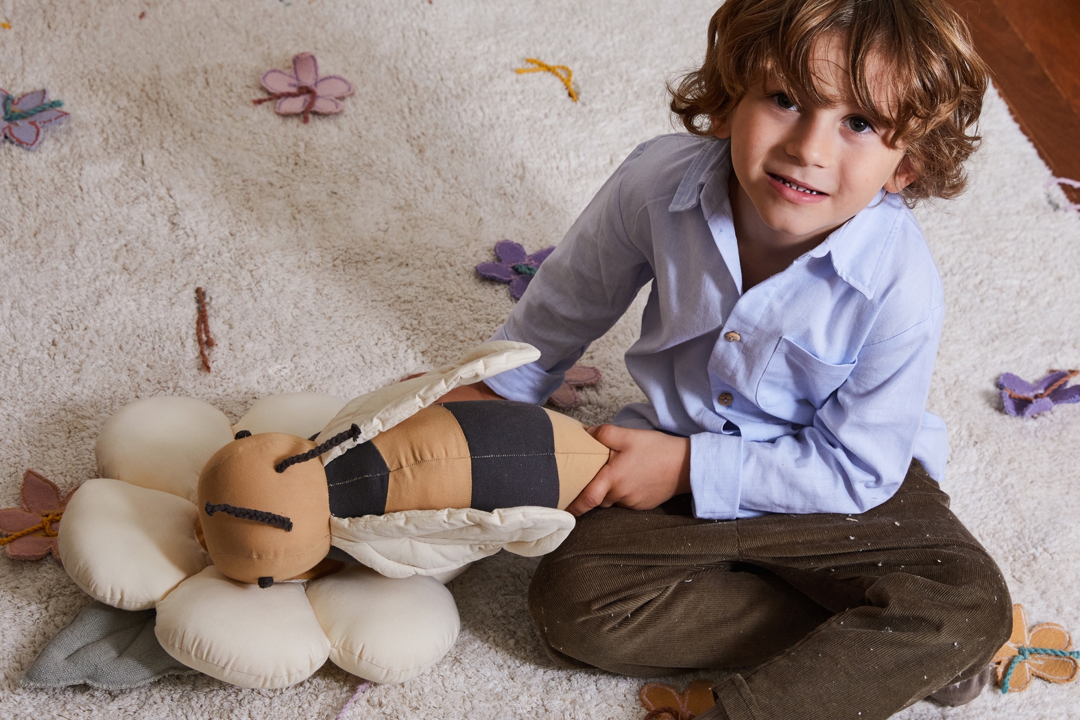 Kids Yellow Buzzy Bee Pillow - Thumbnail - Image 12