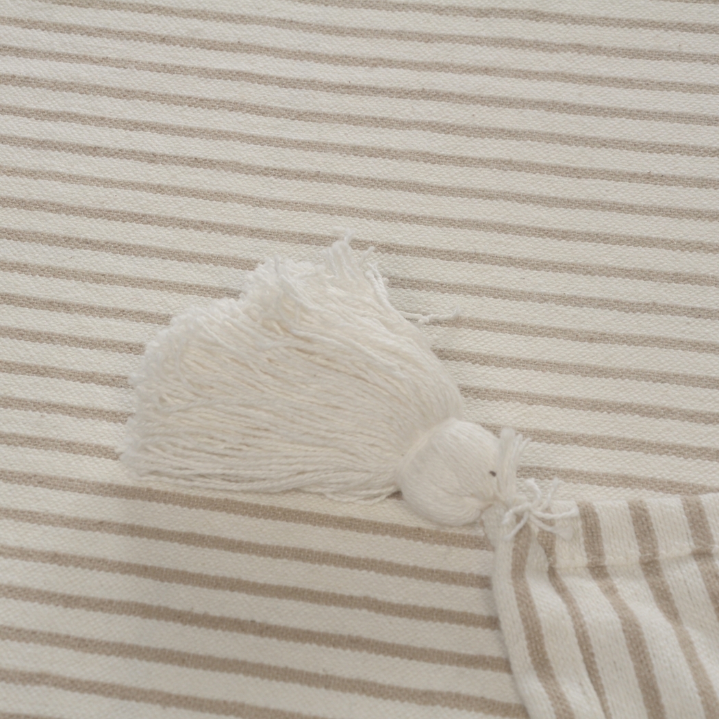 King Lane Brown Throw Blanket - Thumbnail - Image 4