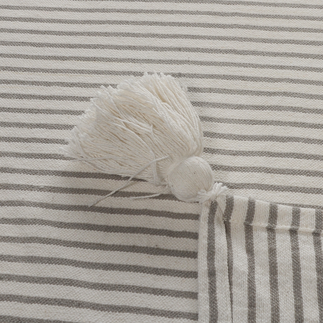 King Lane Gray Throw Blanket - Thumbnail - Image 4