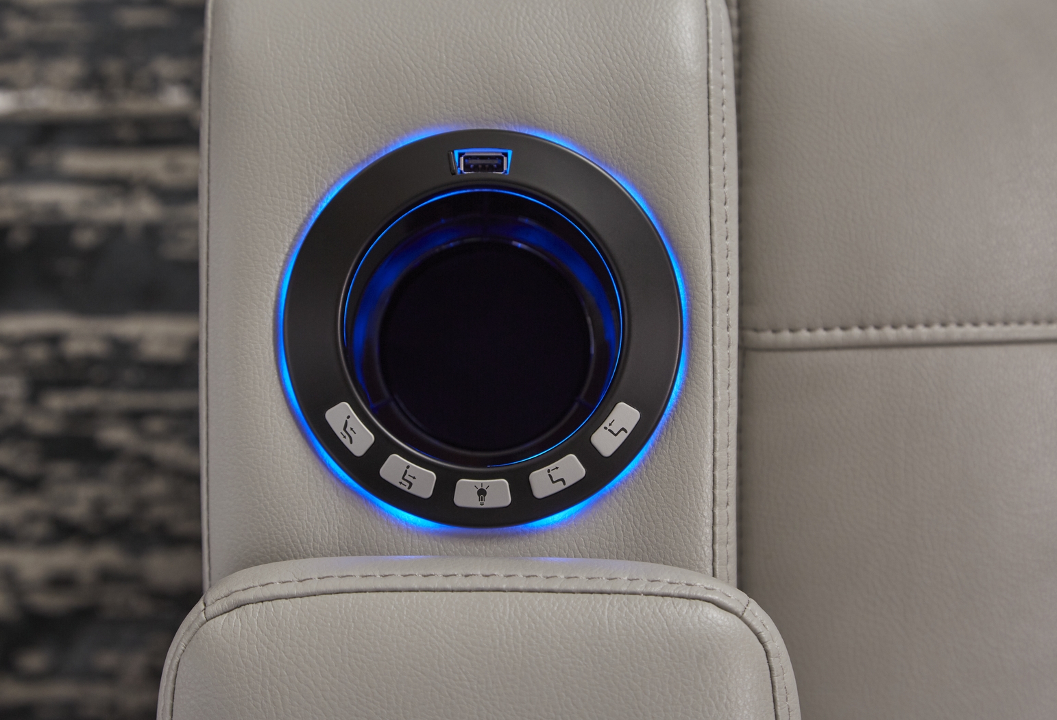 Kingvale Court Platinum Dual Power Recliner - Thumbnail - Image 3