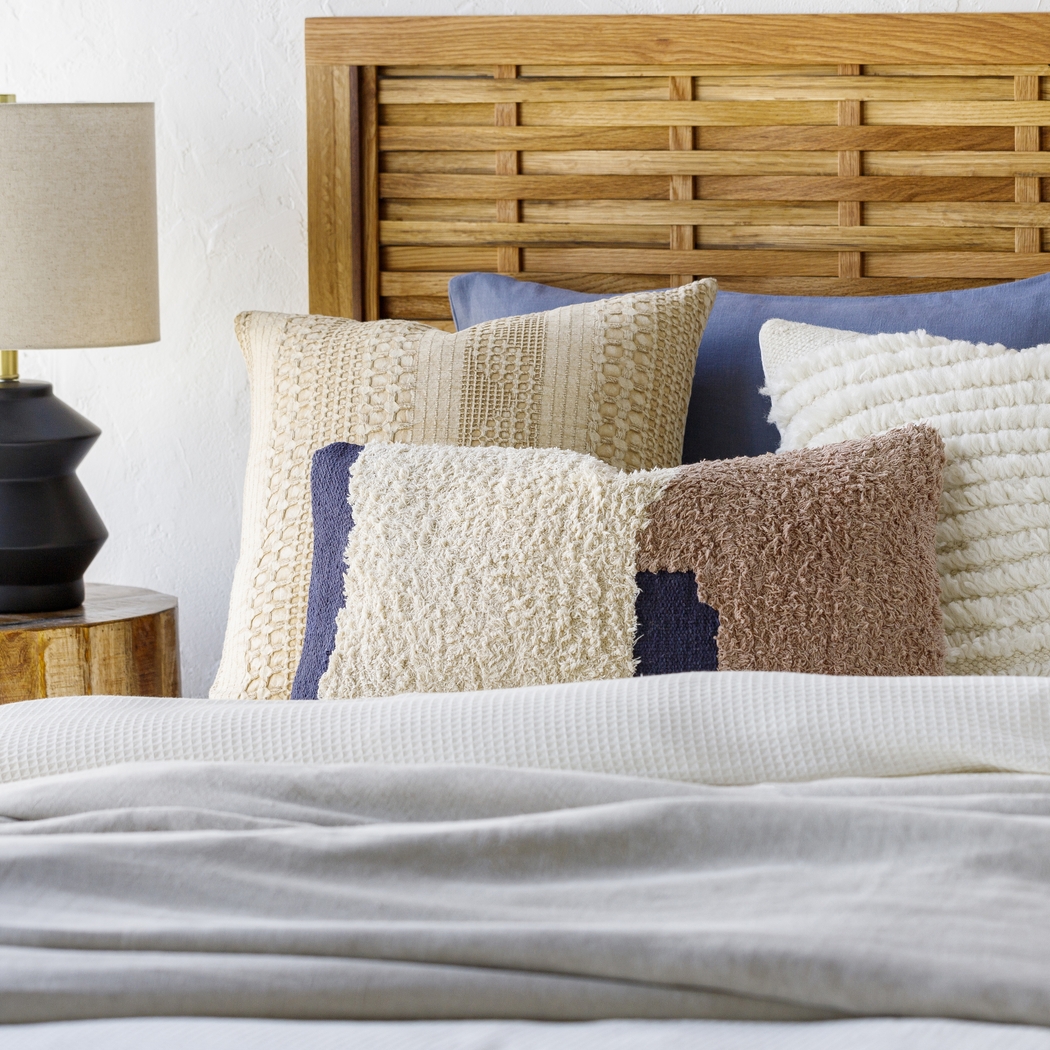 Kizda Navy Accent Pillow - Thumbnail - Image 4