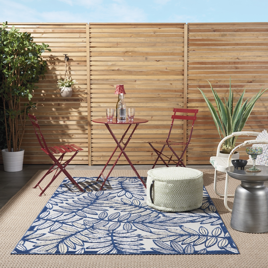 Krisiel Ivory/Navy 5'3 x 7'5 Indoor/Outdoor Rug - Thumbnail - Image 2