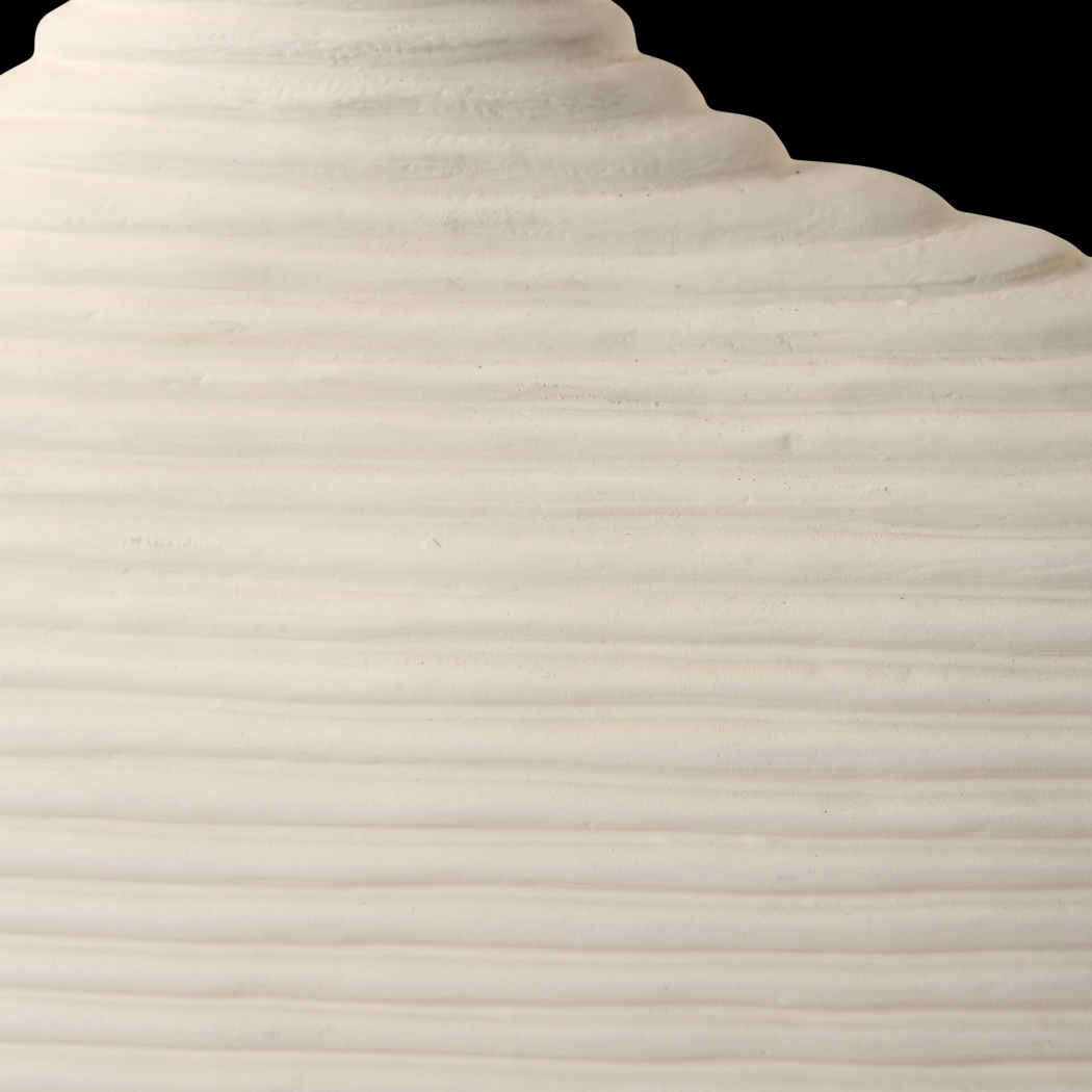 Kru White Vases, Set of 2 - Thumbnail - Image 3