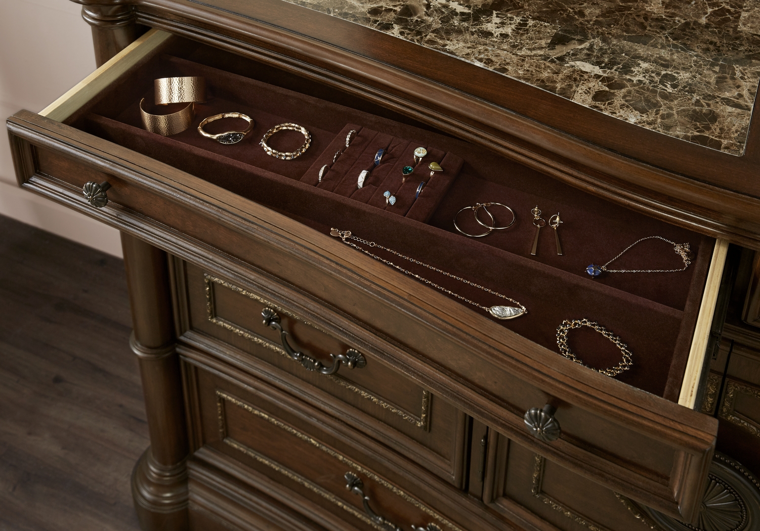 Lafayette Place Brown 7 Pc King Upholstered Sleigh Bedroom - Thumbnail - Image 5