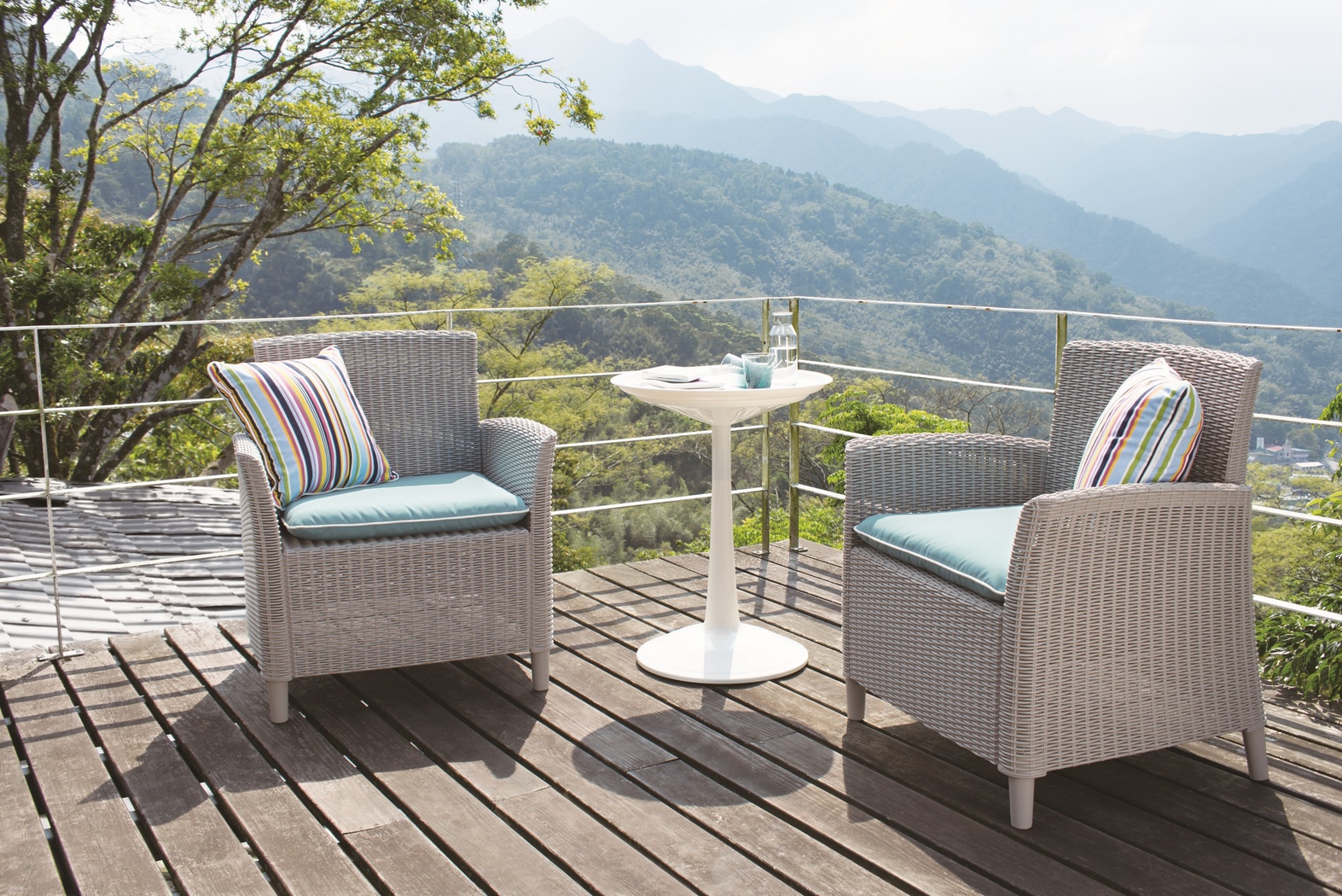 Lagoon Sprout White Adjustable Outdoor Side Table - Thumbnail - Image 5