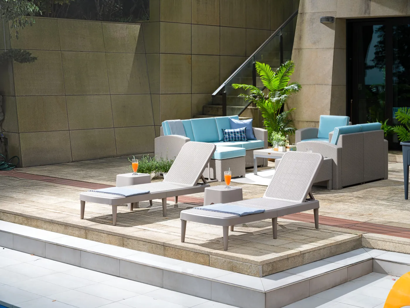 Lagoon Tahiti Gray Outdoor Chaise Lounge - Thumbnail - Image 2