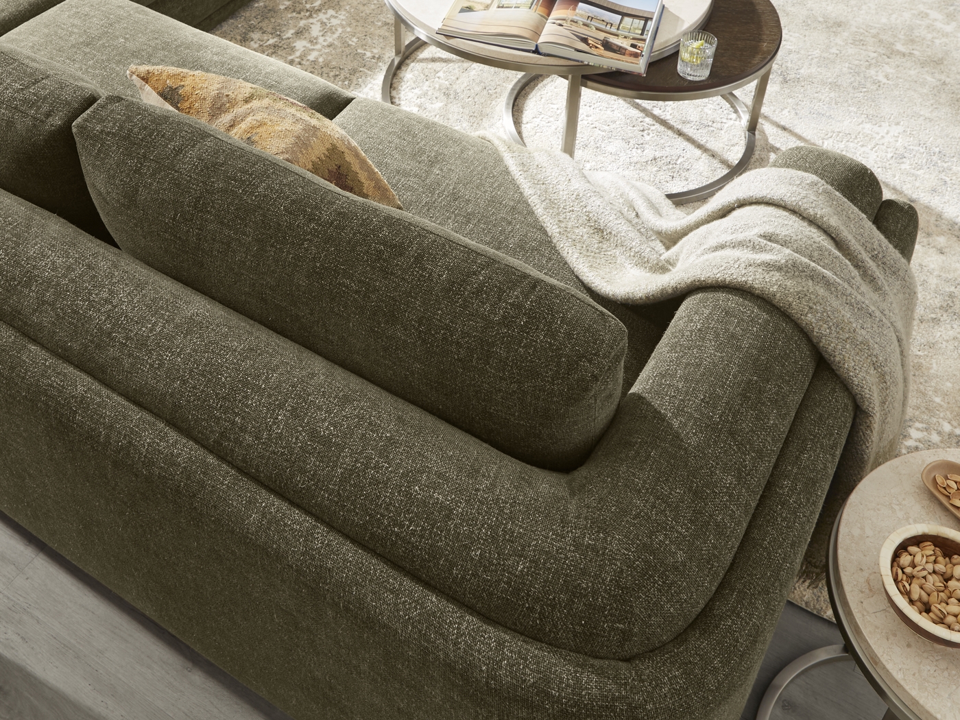 Laguna Hills Olive 5 Pc Sectional Living Room - Thumbnail - Image 7