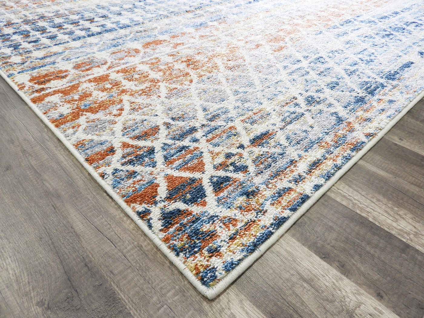 CosmoLiving By Cosmopolitan Laiklyn Ivory 5' x 7' Rug - Thumbnail - Image 4