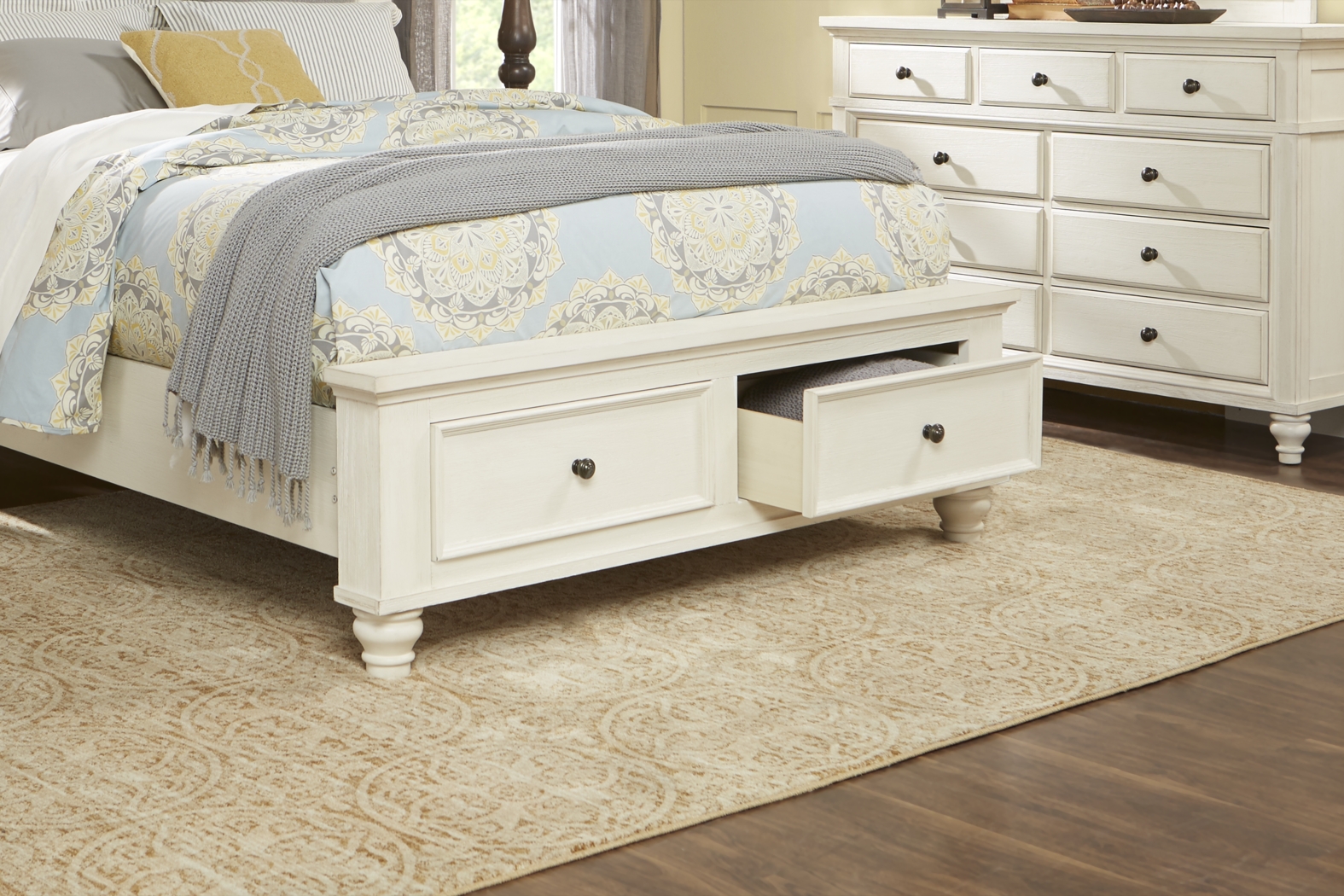 Lake Town Off-White 3 Pc King Panel Bed with Storage - Thumbnail - Image 4