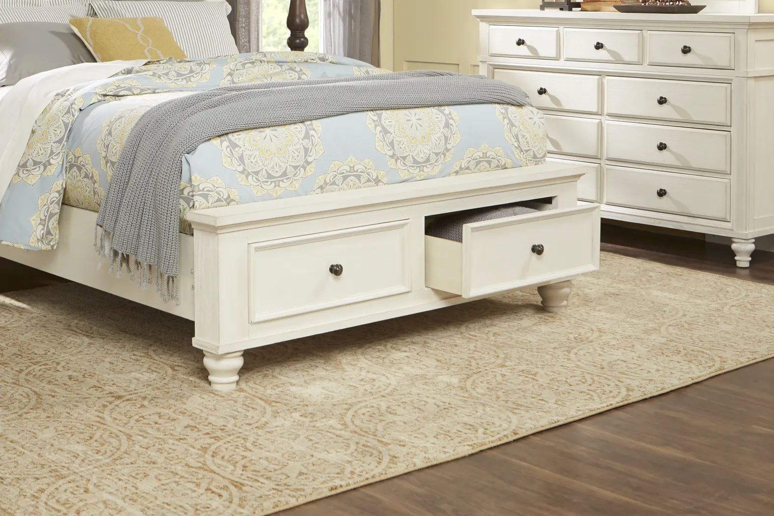 Lake Town Off-White 7 Pc Queen Panel Bedroom with Storage - Thumbnail - Image 5