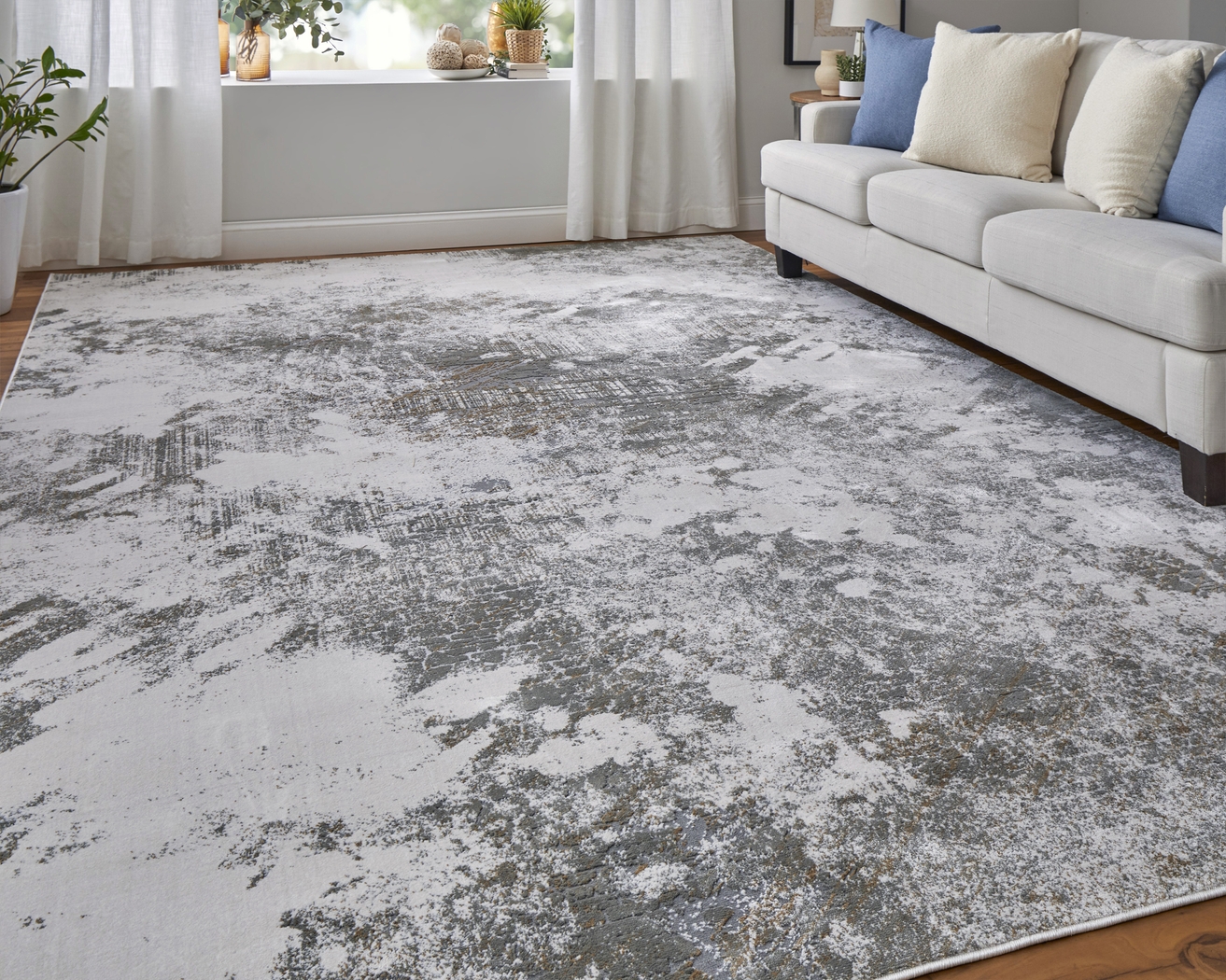 Lallo Silver 5' x 8' Rug - Thumbnail - Image 3