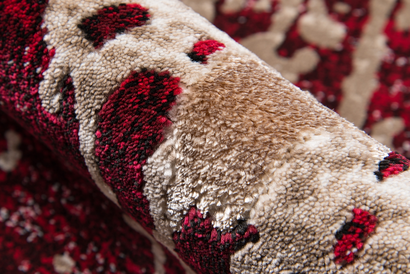 Lambros Red 7'6 x 9'6 Rug - Thumbnail - Image 3