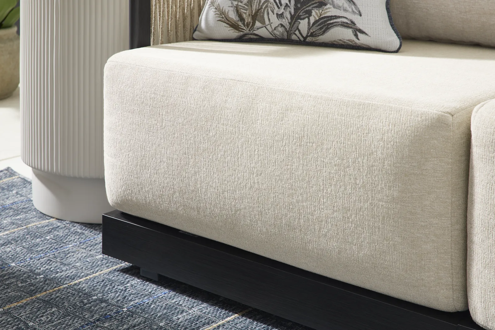 Lanai Black Outdoor Loveseat with Cream Cushions - Thumbnail - Image 4