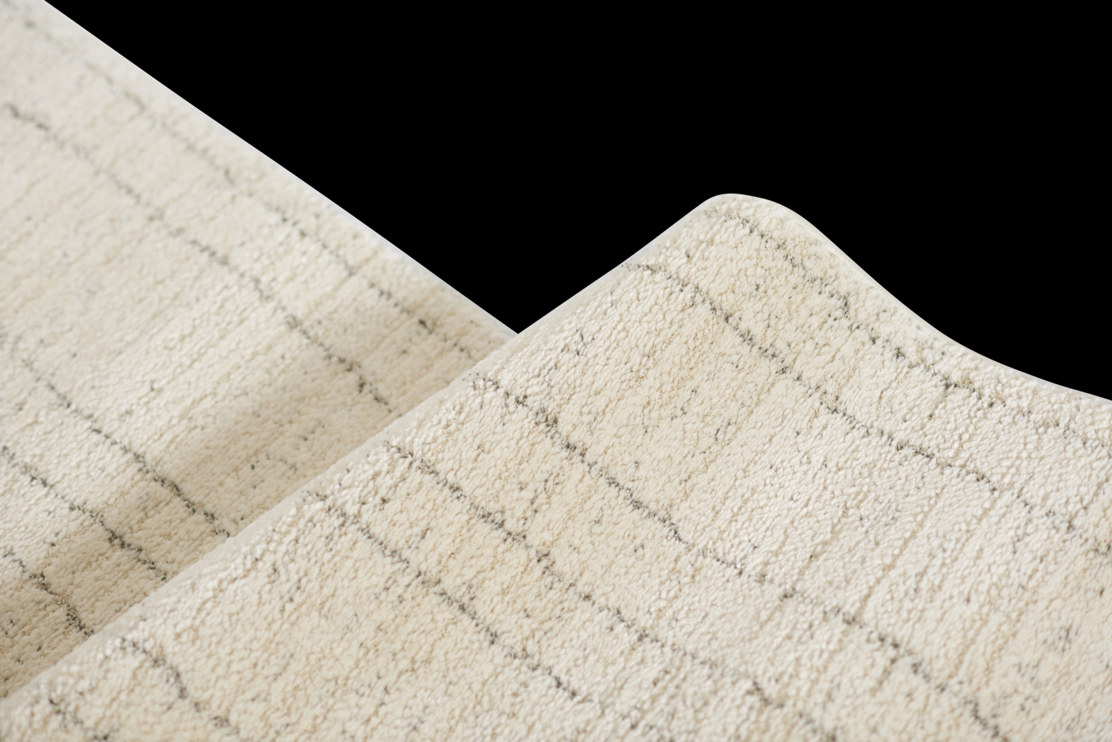 Landan Off-White 5'3 x 7'3 Rug - Thumbnail - Image 3