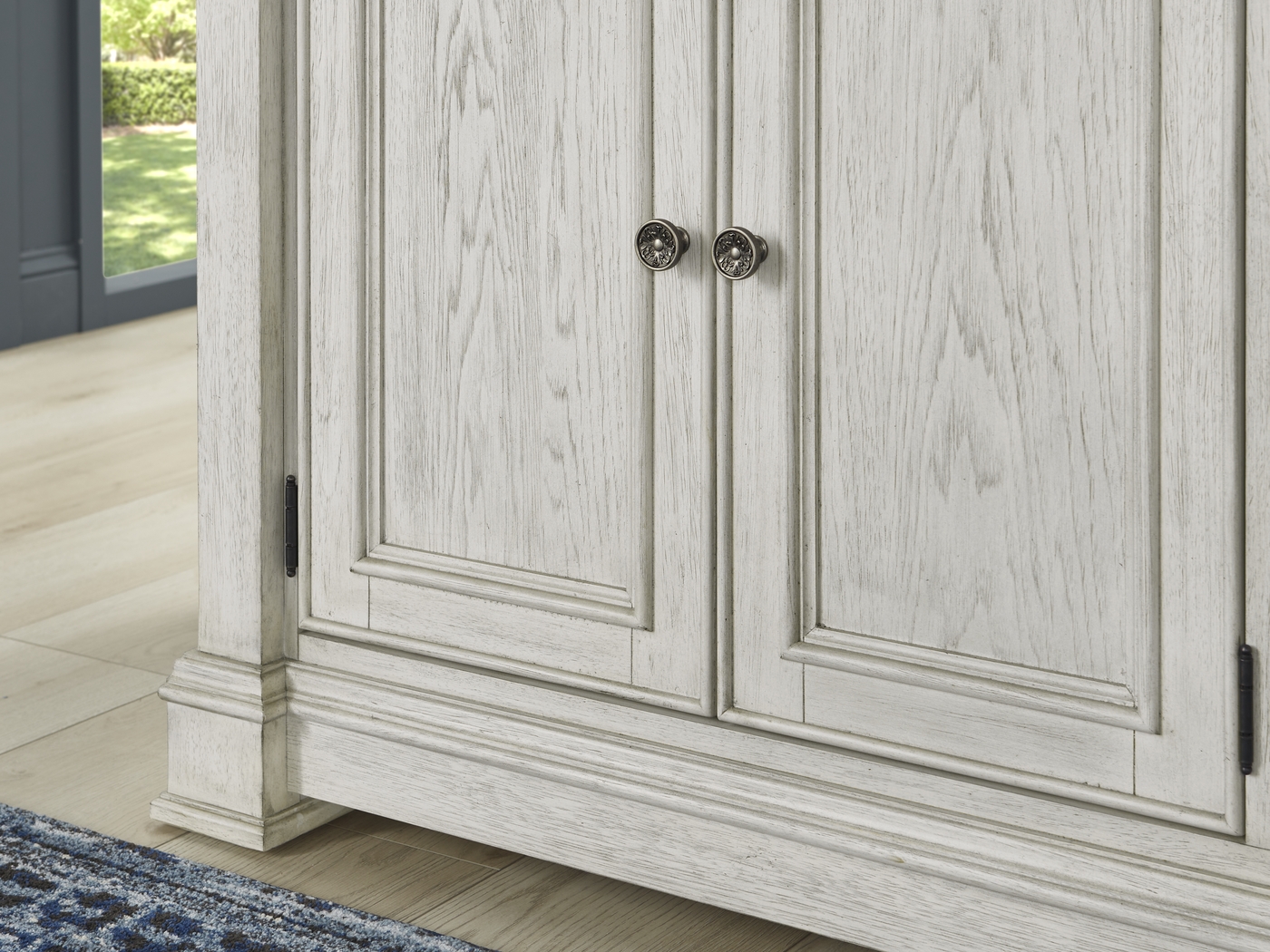 Landon Creek White Server - Thumbnail - Image 4