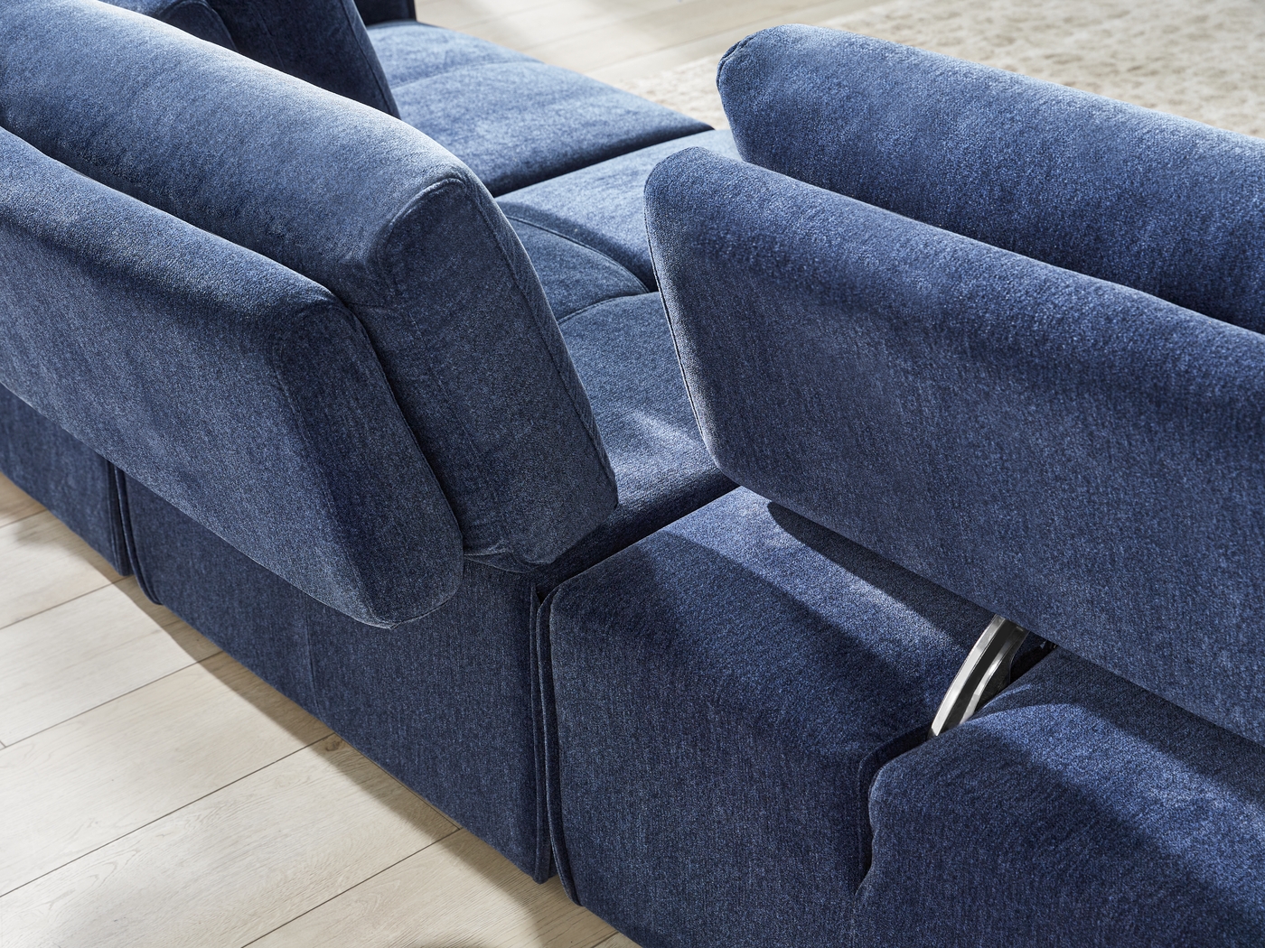 Laney Blue 6 Pc Sectional Living Room - Thumbnail - Image 8