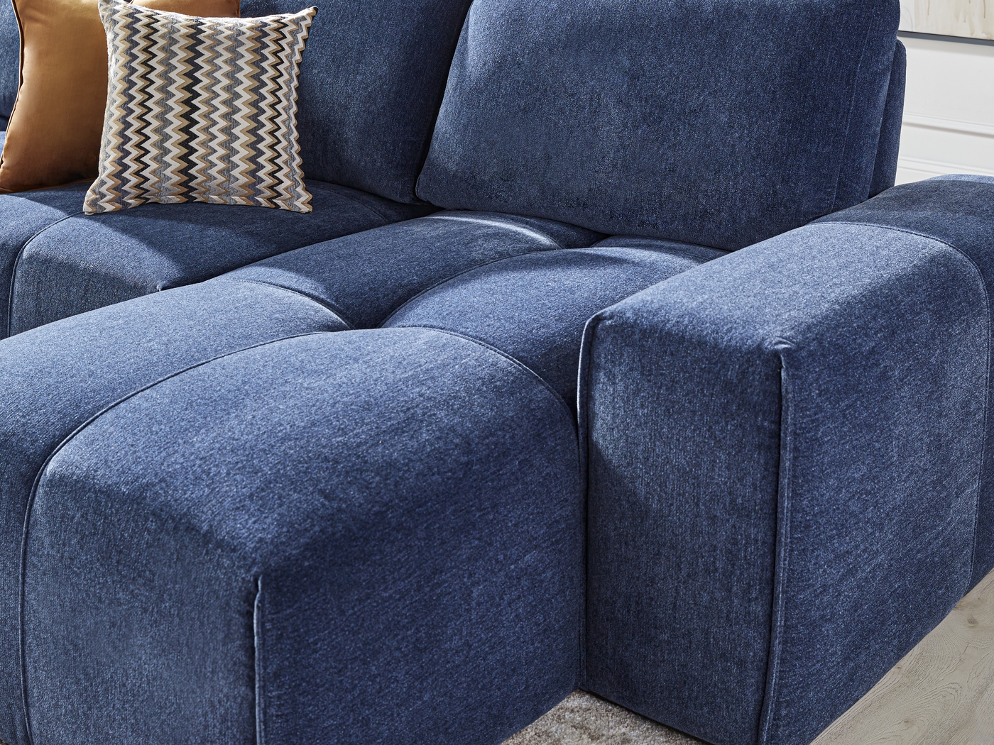 Laney Blue 6 Pc Sectional Living Room - Thumbnail - Image 7