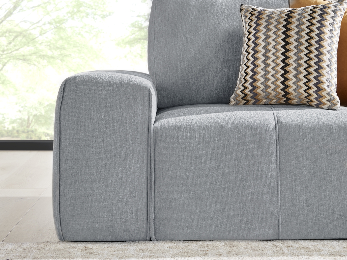 Laney Gray 6 Pc Sectional Living Room - Thumbnail - Image 6