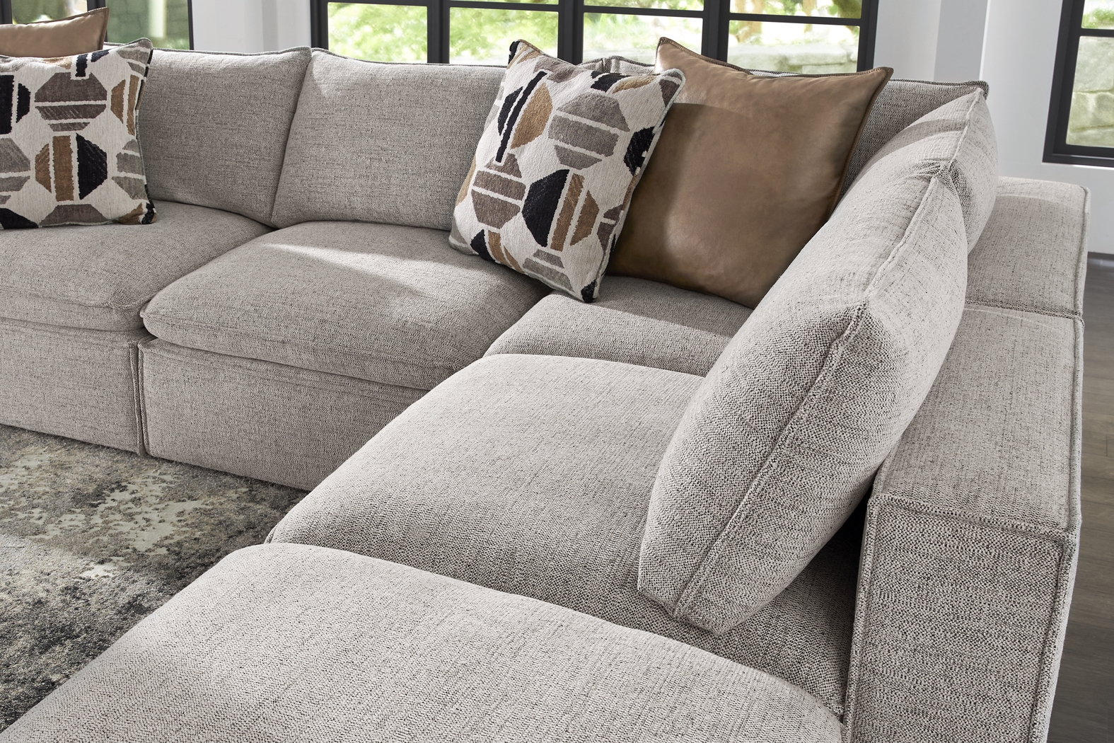 Langford Park Beige 6 Pc Sectional - Thumbnail - Image 3
