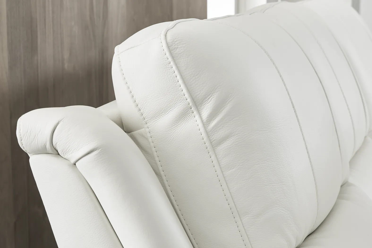 Lanzo Off-White Leather Dual Power Reclining Sofa - Image 5
