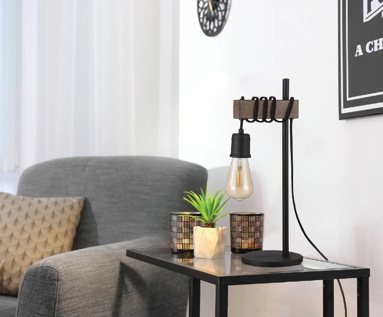 Laredo Bay Black Lamp - Thumbnail - Image 5