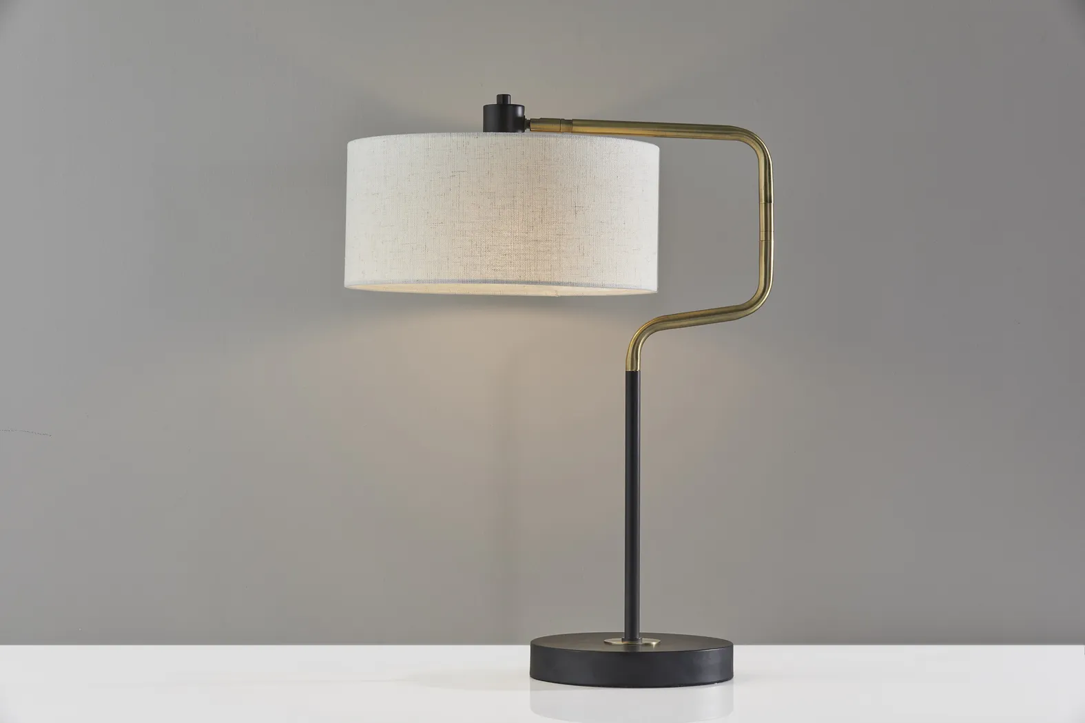 Lariat Circle Brass Lamp - Thumbnail - Image 3