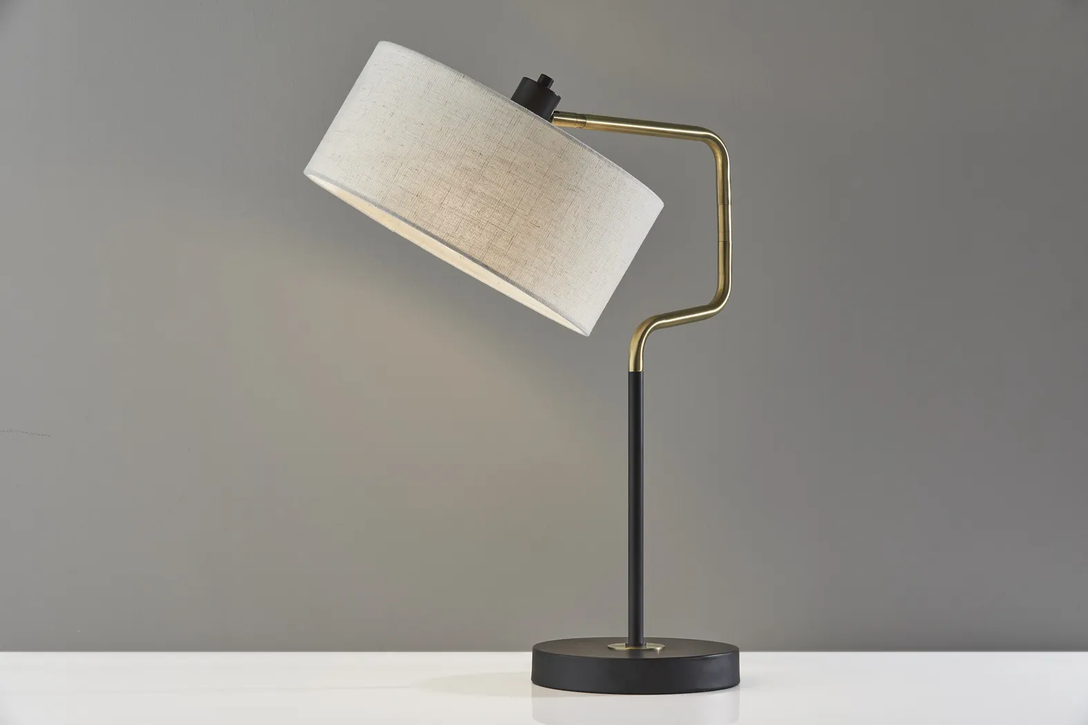 Lariat Circle Brass Lamp - Thumbnail - Image 4