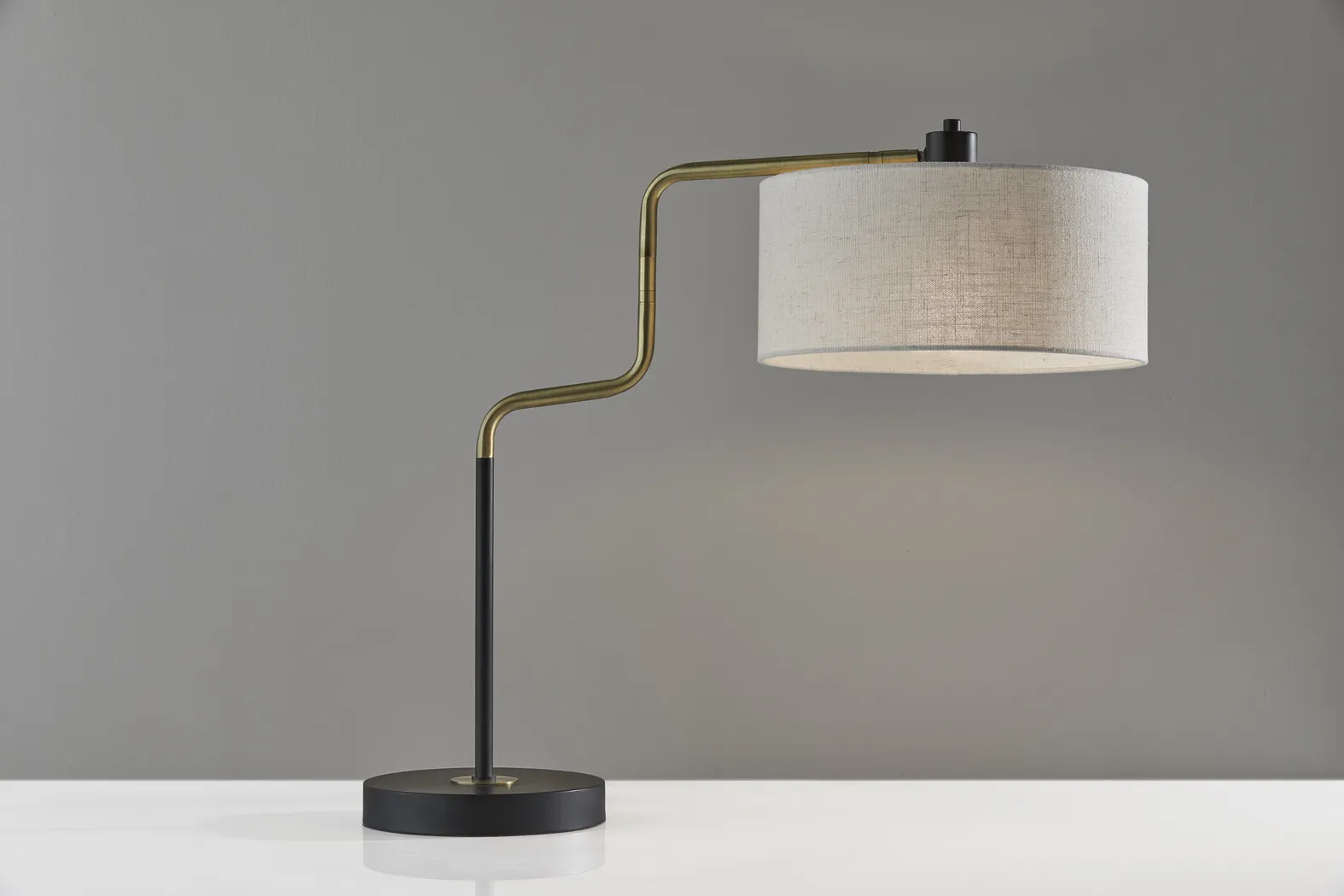 Lariat Circle Brass Lamp - Thumbnail - Image 6