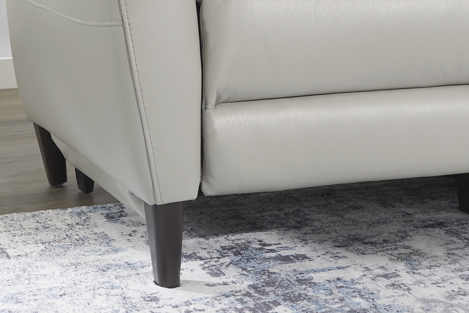 Larino Light Gray Leather Dual Power Reclining Loveseat - Thumbnail - Image 4