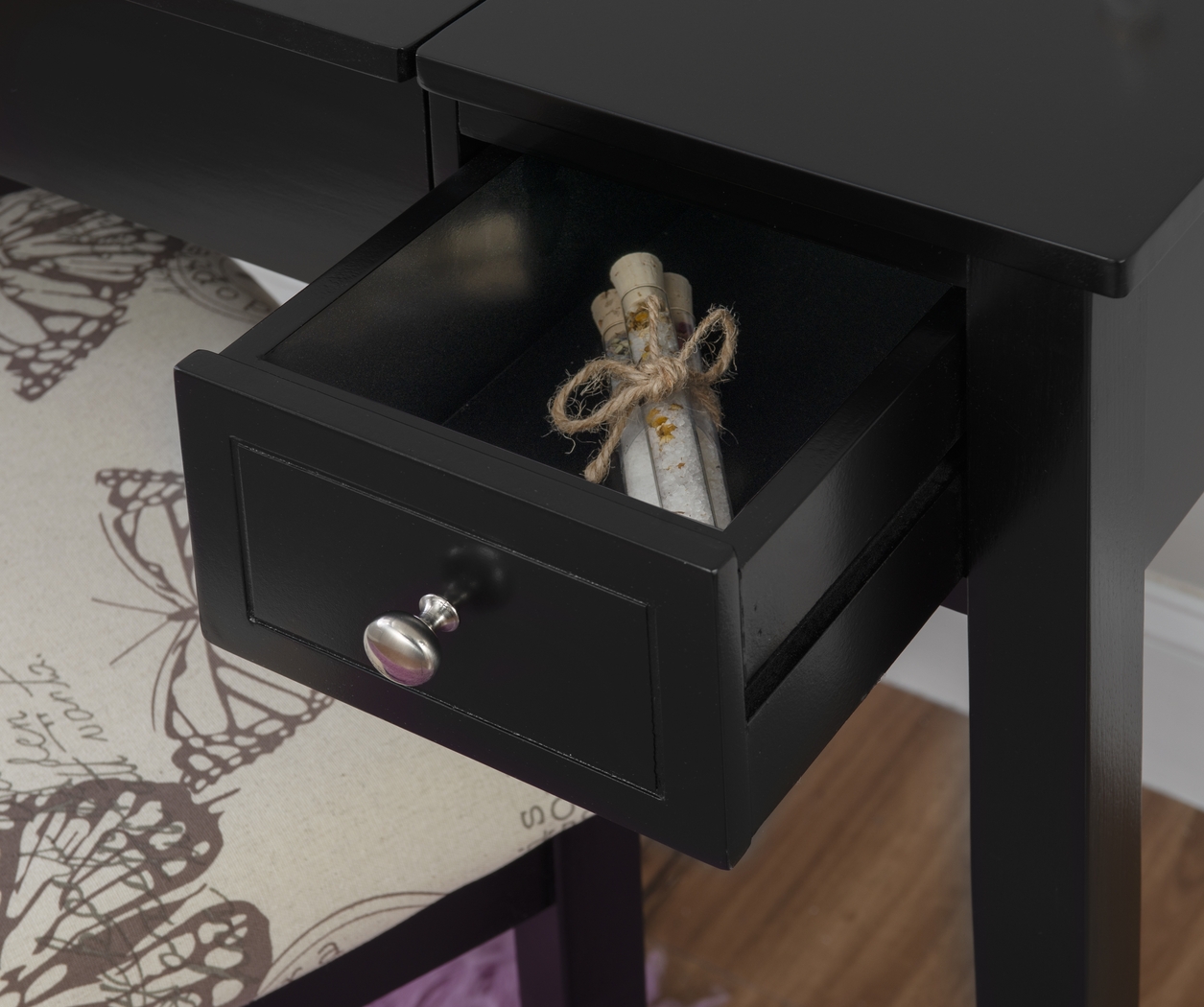 Larkbunting Black Vanity Set - Thumbnail - Image 16