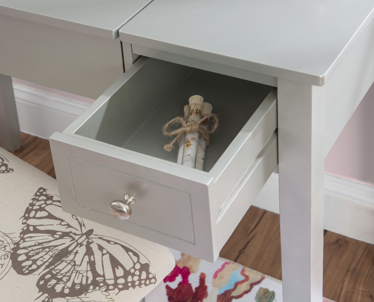 Larkbunting Gray Vanity Set - Thumbnail - Image 17