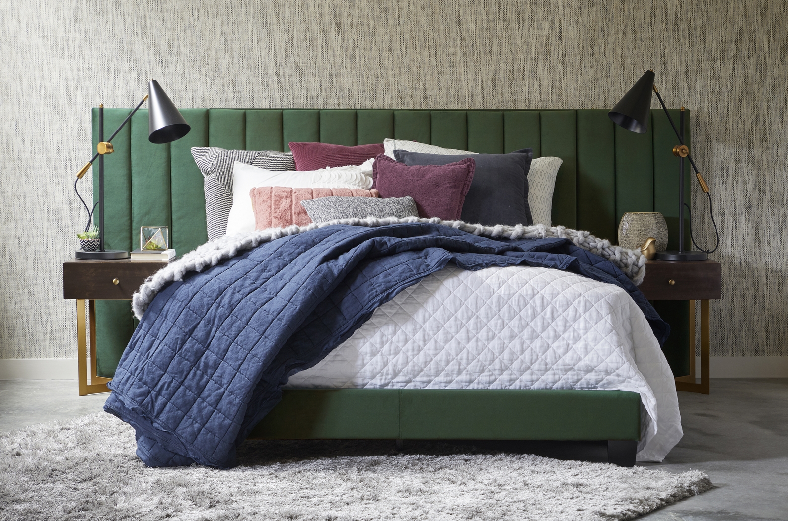 Larkhaven Green Queen Bed - Thumbnail - Image 7