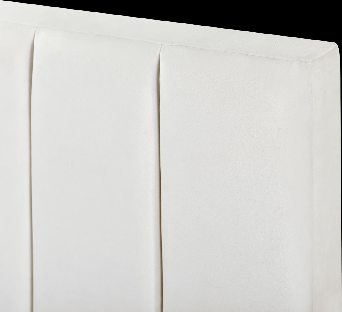 Larkhaven White Queen Bed - Thumbnail - Image 7