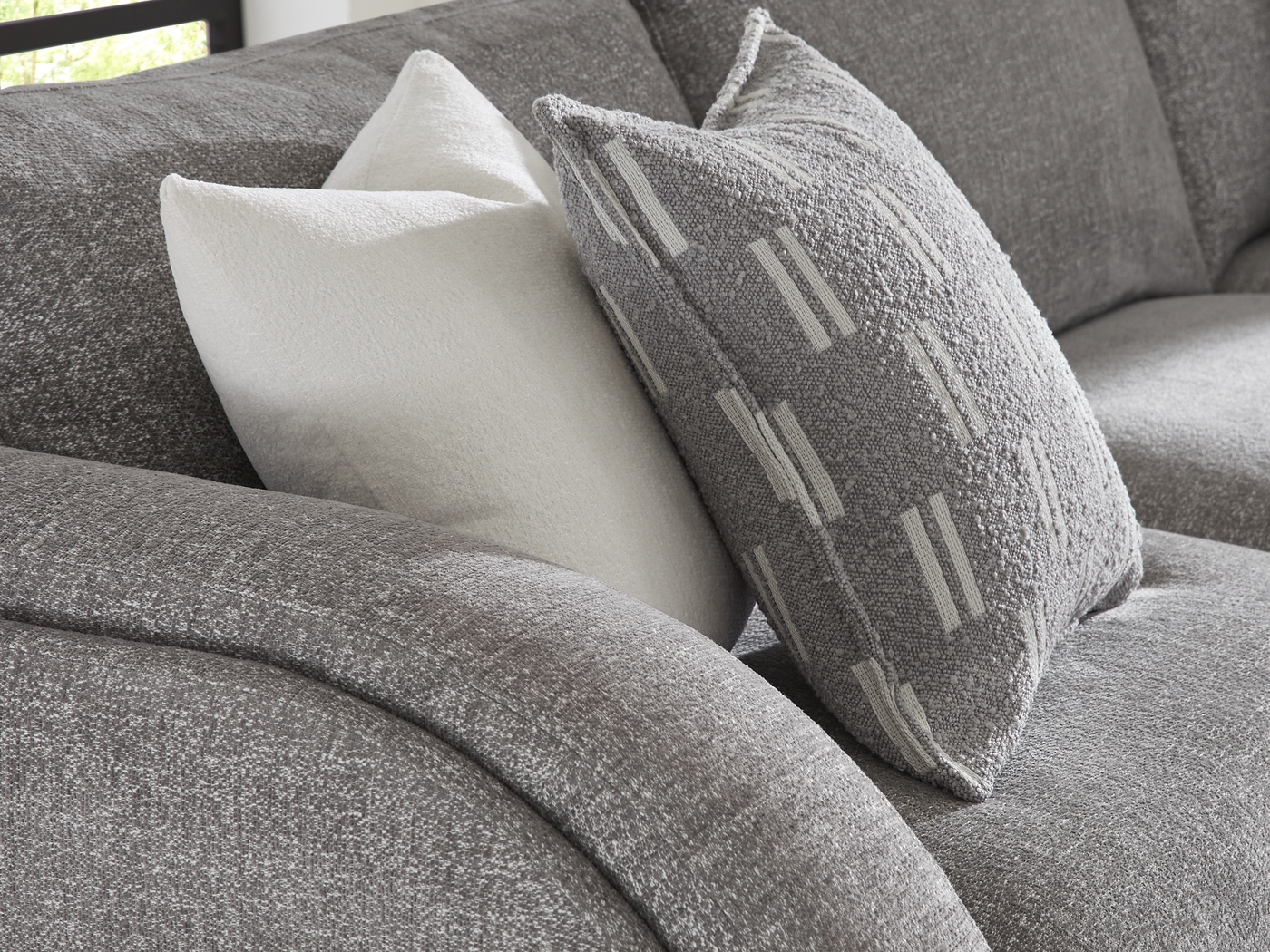 Latham Court Gray 4 Pc Sectional - Thumbnail - Image 3