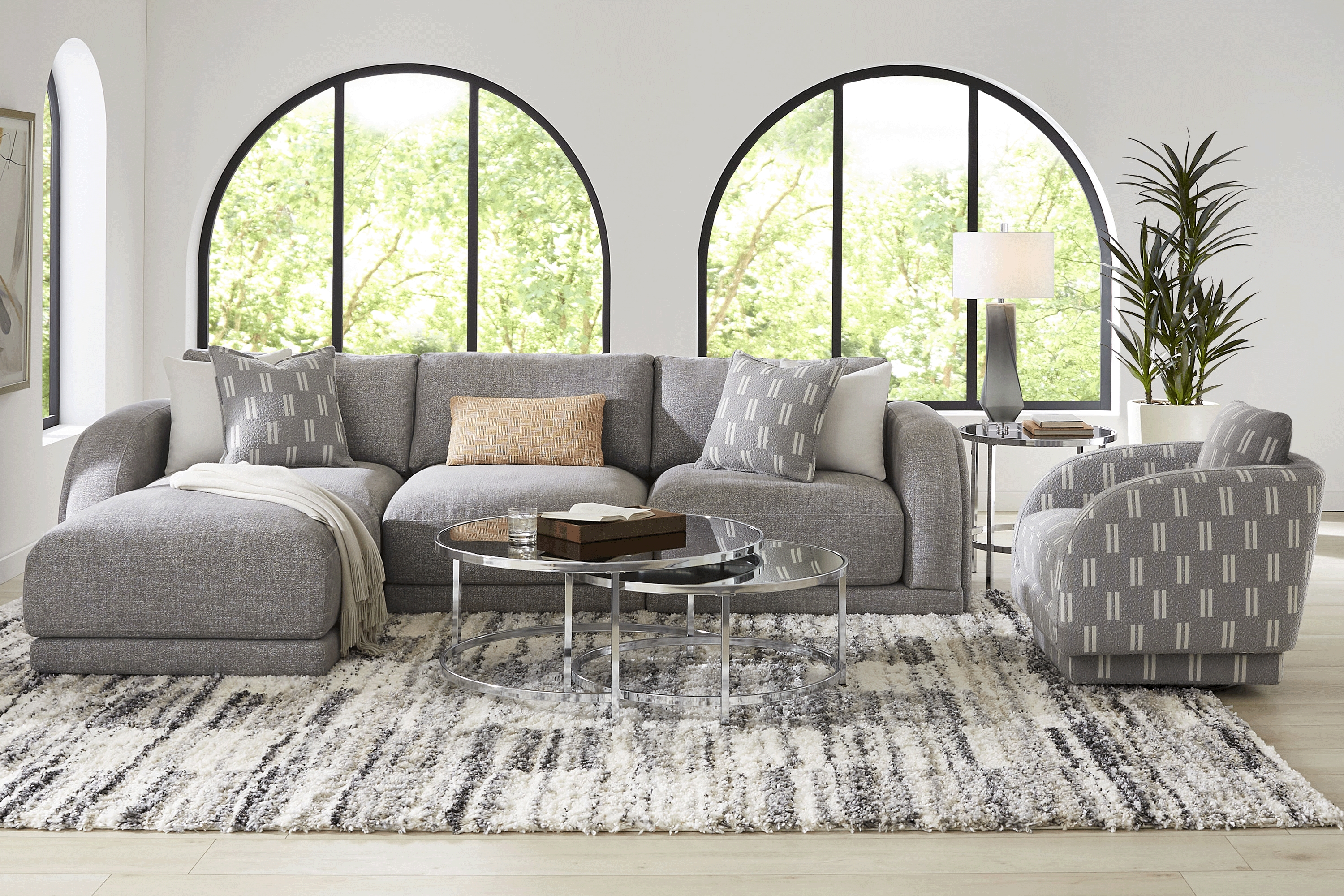 Latham Court Gray 4 Pc Sectional - Thumbnail - Image 2
