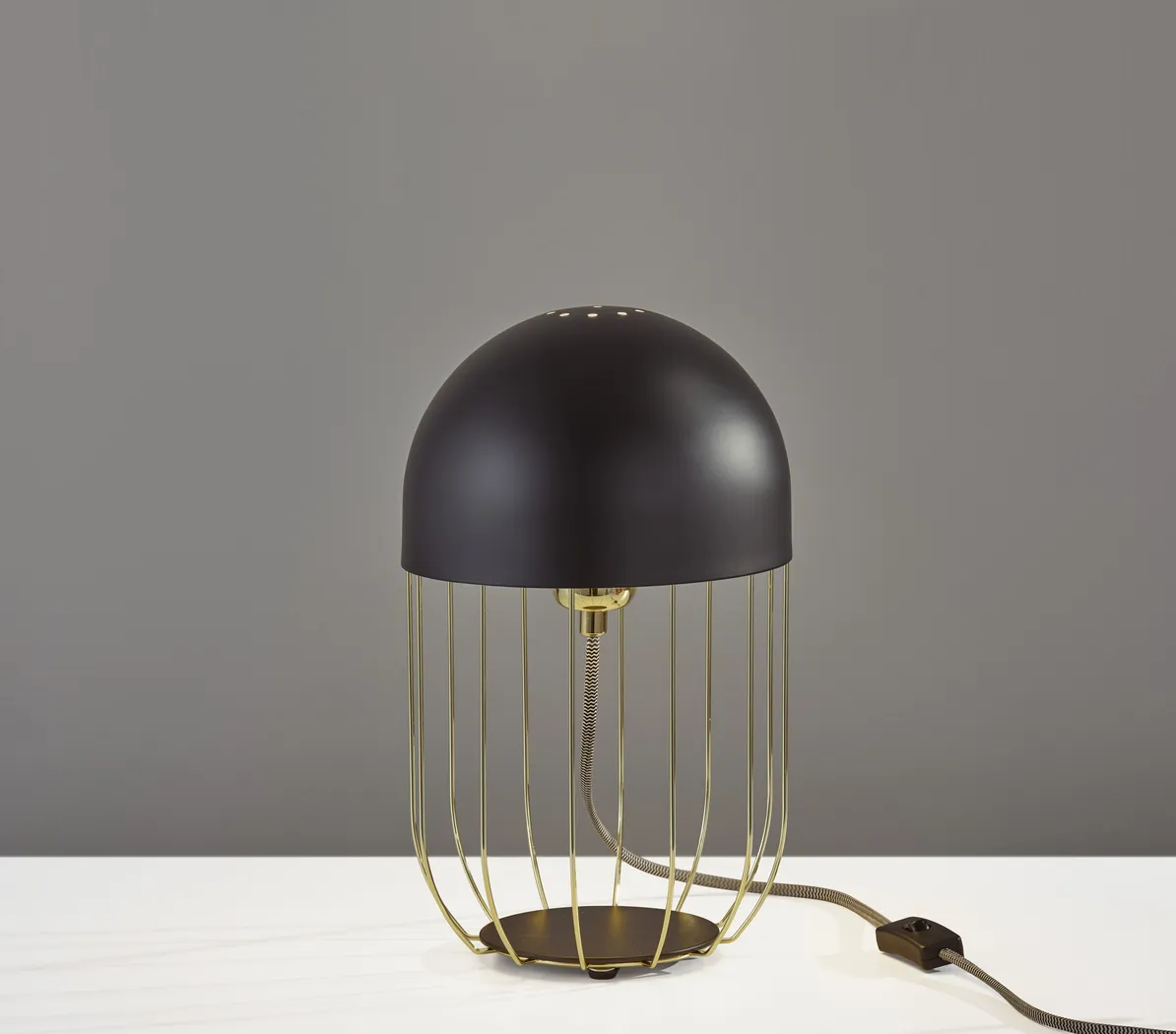 Latshmere Black-Gold Lamp - Thumbnail - Image 2