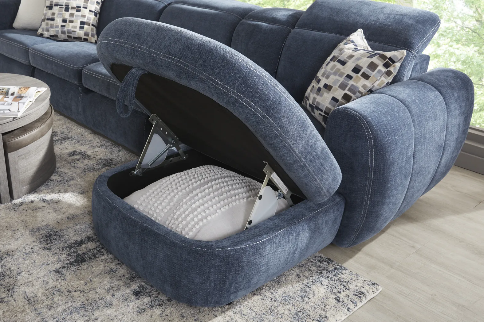  Laurel Heights Sectional - Thumbnail - Image 13