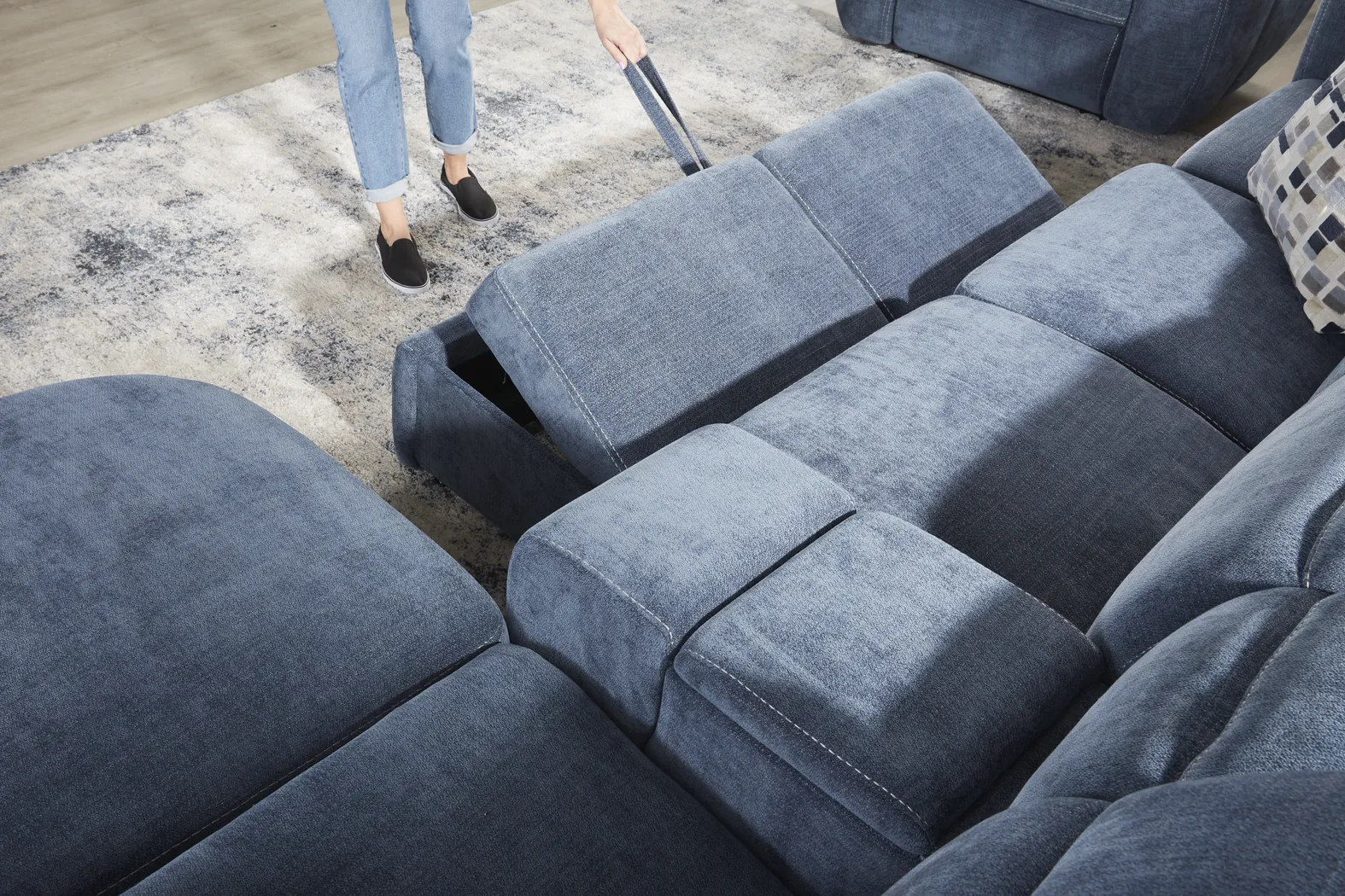  Laurel Heights Sectional - Thumbnail - Image 8