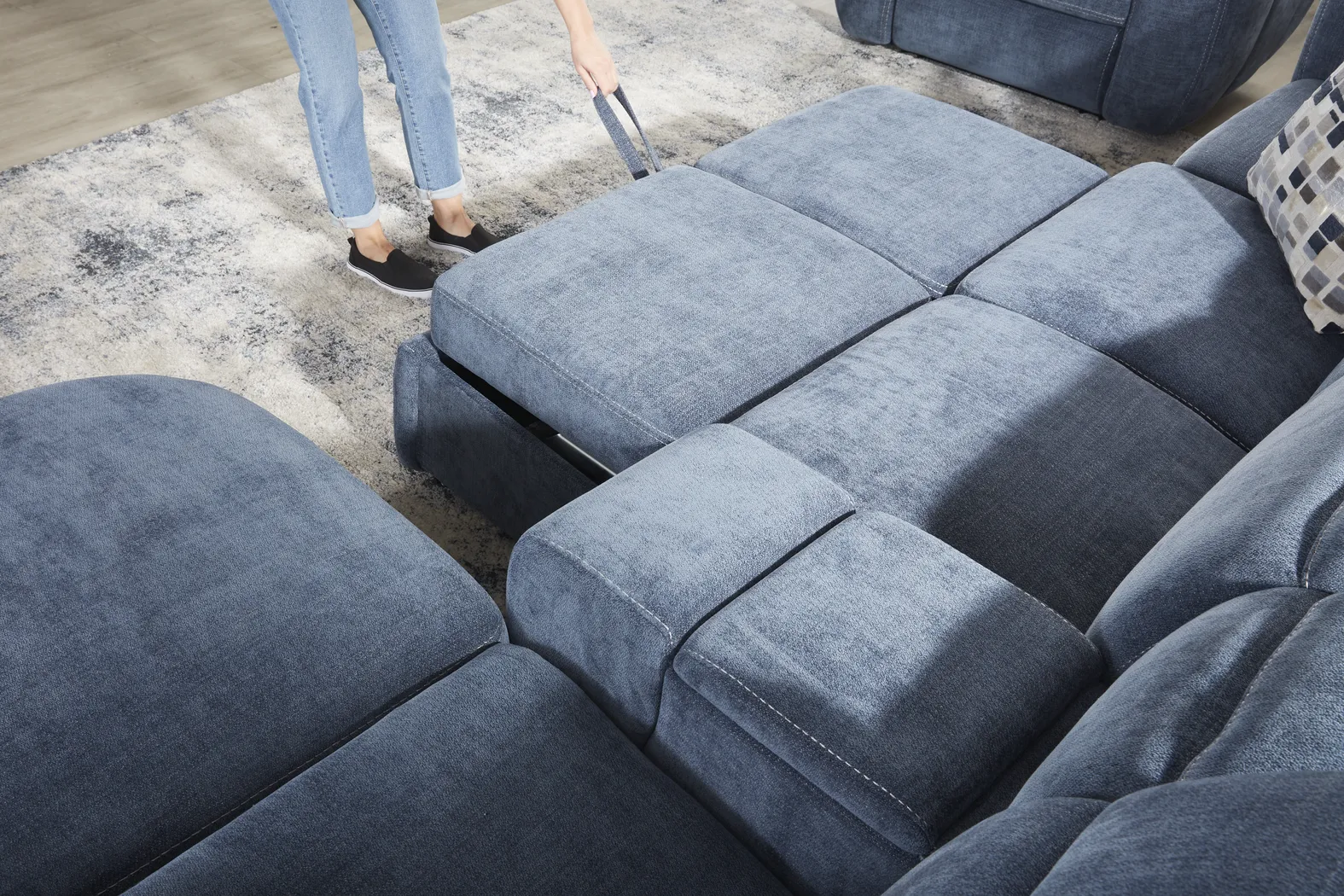  Laurel Heights Sectional - Thumbnail - Image 10